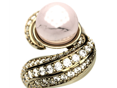 Pearl and diamond ring